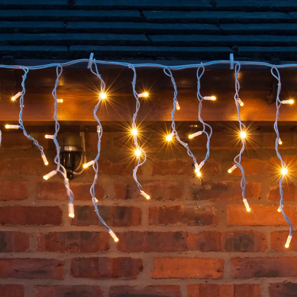 Dış Mekan 2 Metre En Saçaklı Gün ışığı Çakarlı/Flaşlı 92 Led Beyaz Kablo Ekleme fişli Gün ışığı