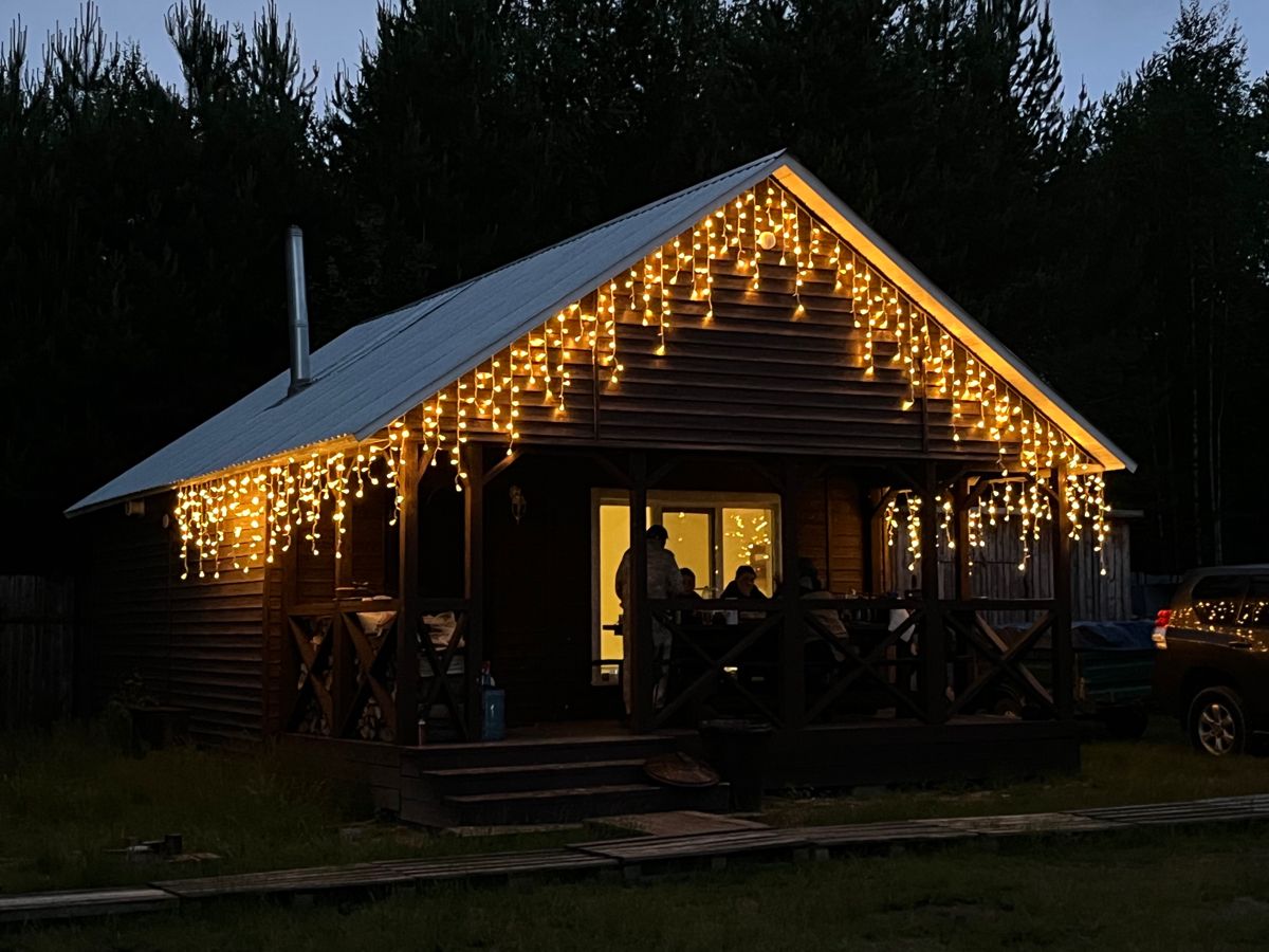 Dış Mekan Saçak Sabit 2.5 Metre 50x70x90cm Saçak Beyaz Kablo Ekleme Fişli