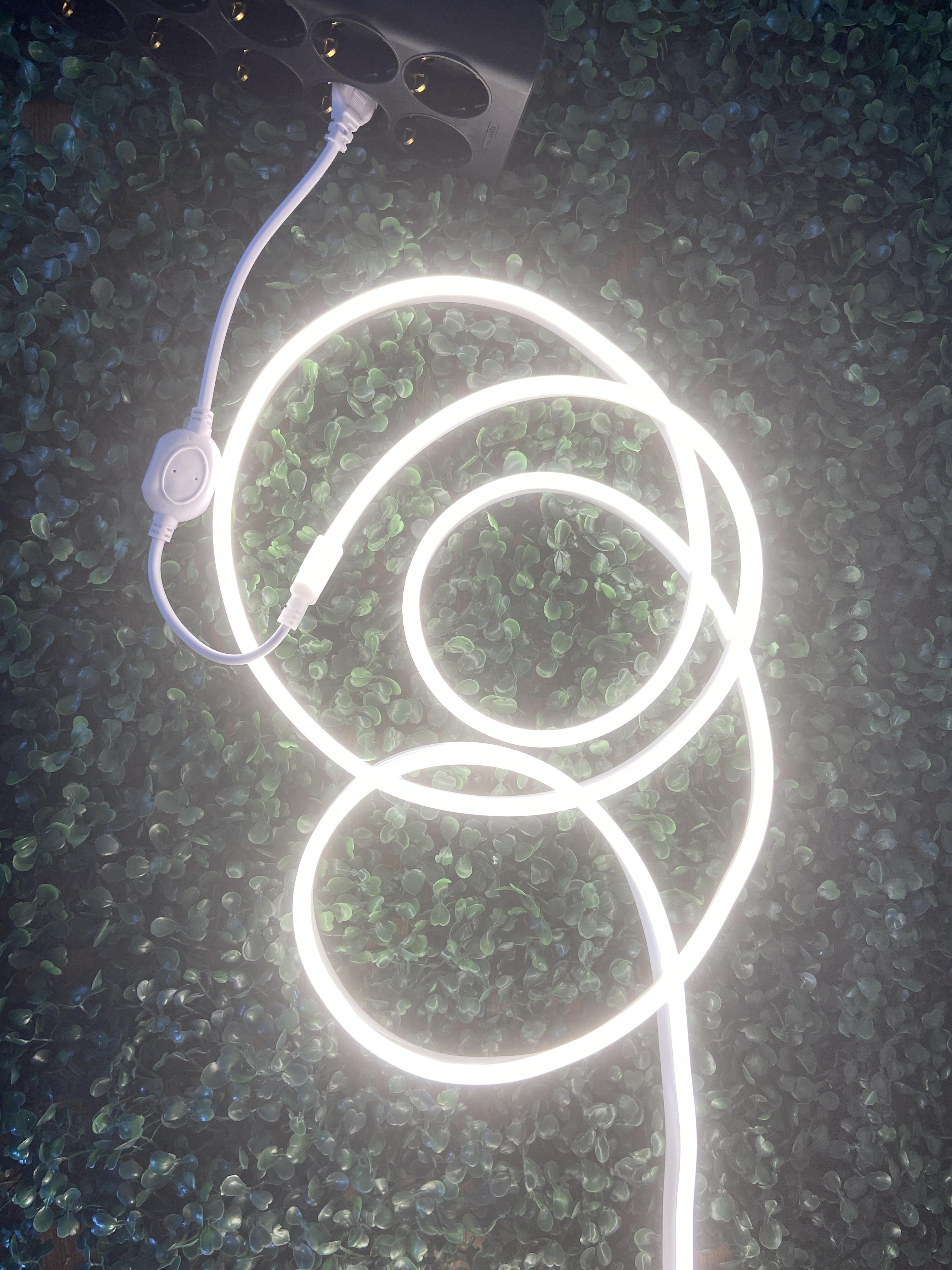 Neon LED 5 Metre 220 volt Fiş Dahil Gün Işığı Dış İç Mekan Aydınlatma